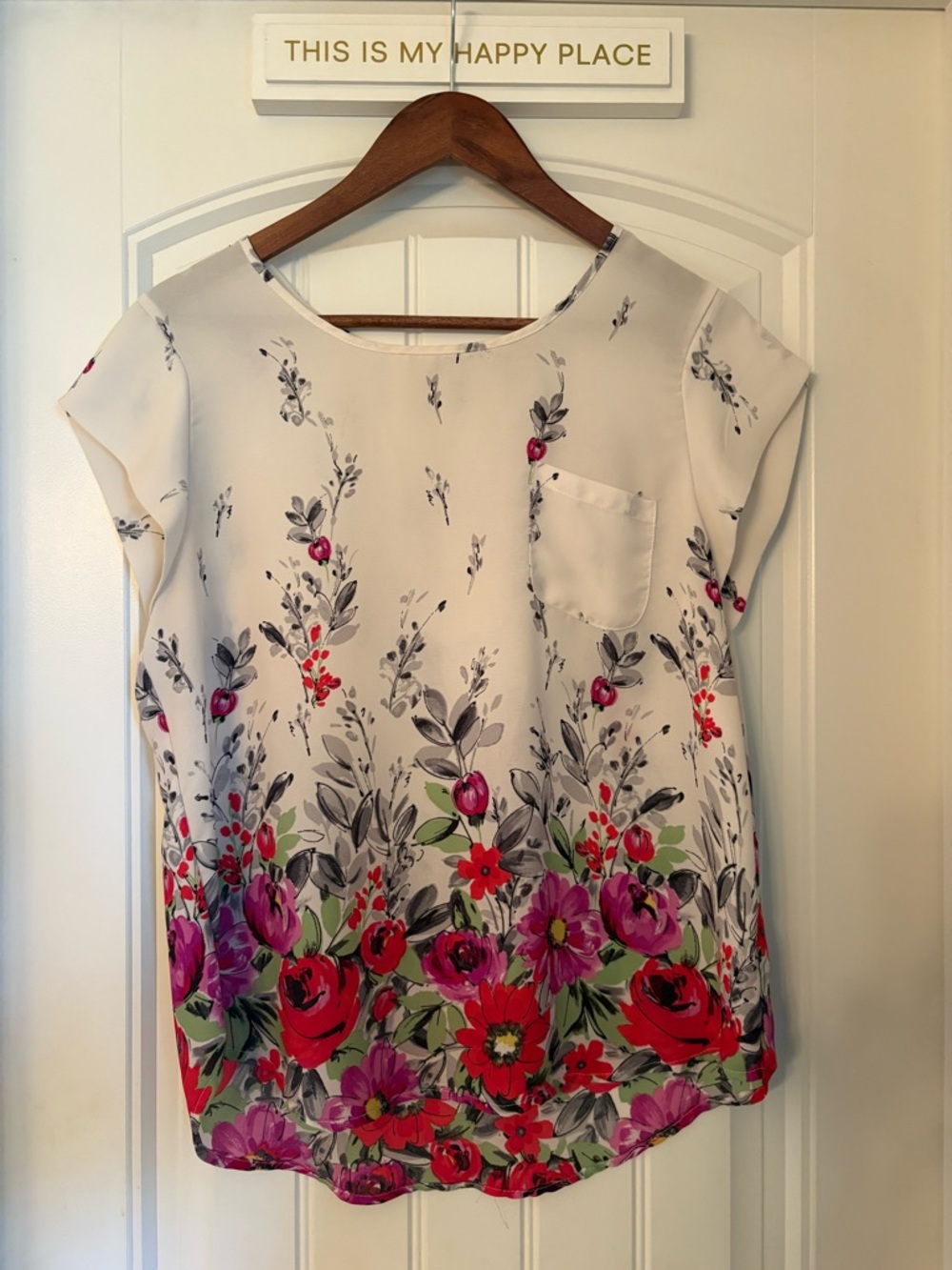 Lily White Floral Blouse – Cap Sleeve Keyhole Top – Size L